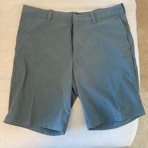JCrew Mens Golf Shorts. 32 x 9. Dusty Blue